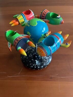 Spaceship Toothbrush Holder